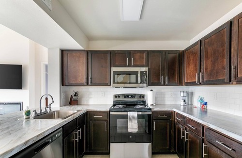 Yukon Apartment | Landing | Beautiful 2BD, Clubhouse, Gym