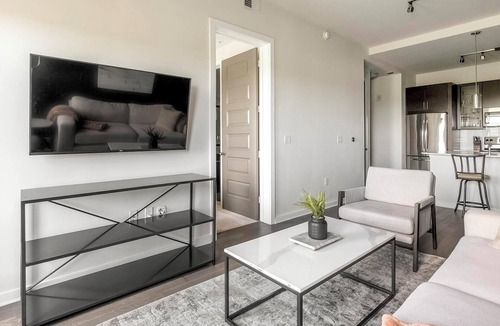 Woodland Heights Apartment | Landing | Chic 1BD, Game Room, Yoga Studio