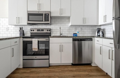 Concord Apartment | Landing | Chic 1BD, Gym, Clubhouse