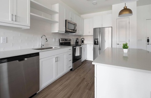Austin Apartment | Landing | Chic 1BD, Gym, Clubhouse
