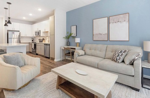 Charlotte Apartment | Landing | Chic 1BD, Pool, Gym