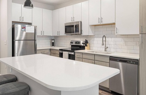 Charlotte Apartment | Landing | Chic 1BD, Pool, Gym