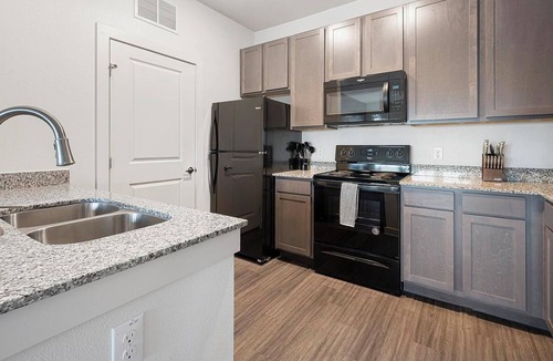Lockhart Apartment | Landing | Chic 1BD, Pool, Gym