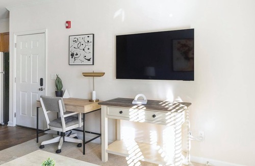 Hillsborough Apartment | Landing | Chic 2BD, Clubhouse, Gym