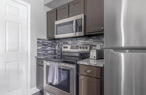 Richmond Apartment | Landing | Chic 2BD, Clubhouse, Pool