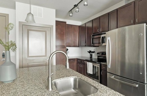 Washington Ave./ Memorial Park Apartment | Landing | Chic 2BD, Gym, Clubhouse