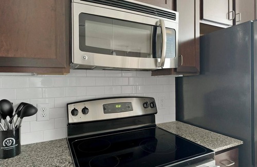 Washington Ave./ Memorial Park Apartment | Landing | Chic 2BD, Gym, Clubhouse
