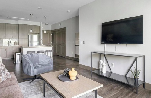 Memorial Apartment | Landing | Chic 2BD, Gym