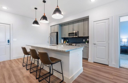 San Marcos Apartment | Landing | Chic 2BD, Gym, Pool