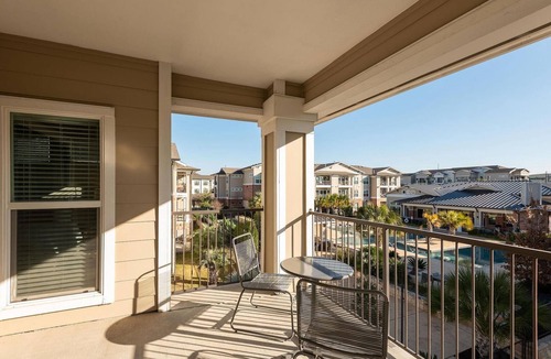 Austin Apartment | Landing | Chic 2BD, Pool, Courtyard
