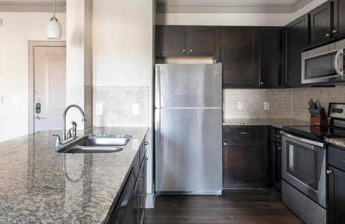 George Bush Park/Eldridge Apartment | Landing | Chic 2BD, Pool, Gym