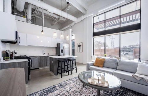 Royal Oak Apartment | Landing | Incredible 1BD, Pool, Gym