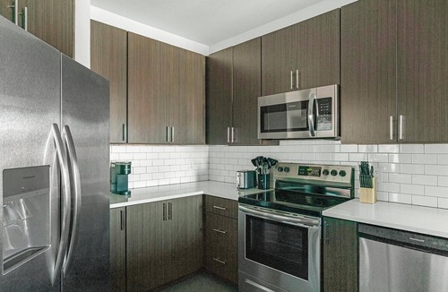 Richmond Apartment | Landing | Incredible 1BD, Gym, Clubhouse