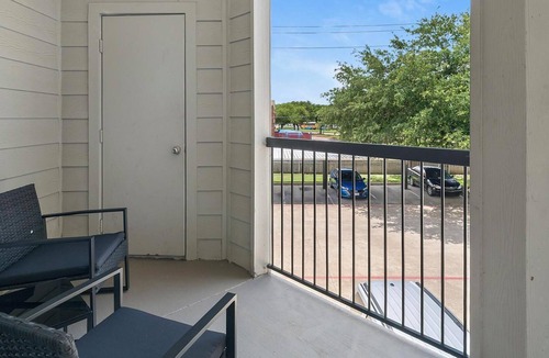 FM 1960 Apartment | Landing | Incredible 2BD in Copperfield