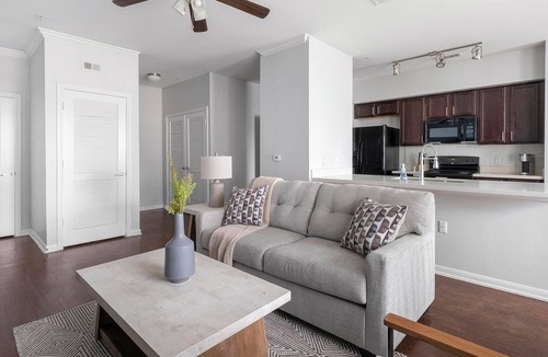 Atascocita Apartment | Landing | Incredible 2BD, Gym, Clubhouse