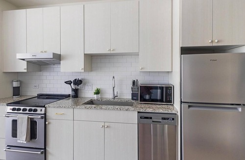 Addicks Apartment | Landing | Incredible Studio, Gym, Yoga Studio