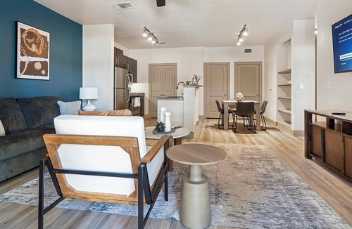 Gruene Apartment | Landing | Modern 1BD, Gym, Pool