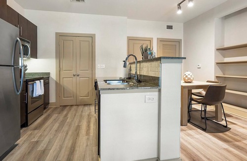Gruene Apartment | Landing | Modern 1BD, Gym, Pool