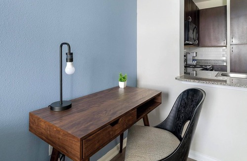 Northeast Houston Apartment | Landing | Modern 1BD, Game Room, Gym