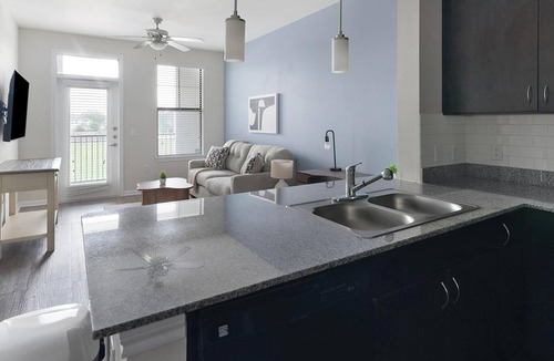 Northeast Houston Apartment | Landing | Modern 1BD, Game Room, Gym