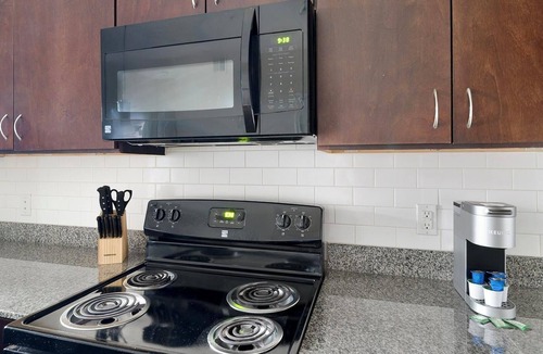 Northeast Houston Apartment | Landing | Modern 1BD, Game Room, Gym