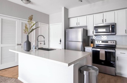 Atascocita Apartment | Landing | Modern 1BD, Game Room, Clubhouse