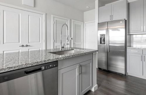 Spring Branch East Apartment | Landing | Modern 1BD, Gym, Courtyard
