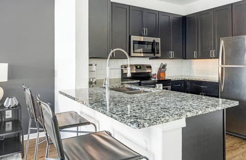 Austin Apartment | Landing | Modern 1BD, Pool, Courtyard