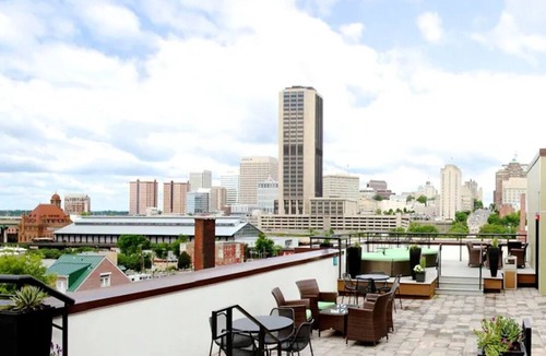 Church Hill Apartment | Landing | Modern 1BD, Rooftop Lounge, Gym