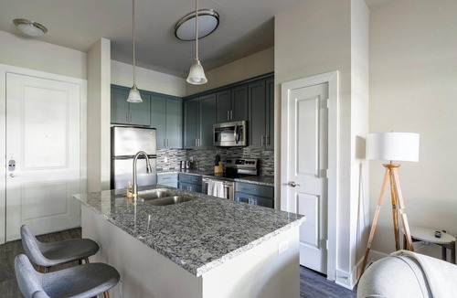 Nassau Bay Apartment | Landing | Modern 1BD, Gym, Clubhouse