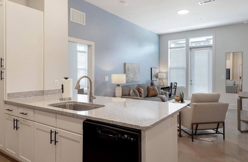 Charlotte Apartment | Landing | Modern 2BD, Gym, Clubhouse