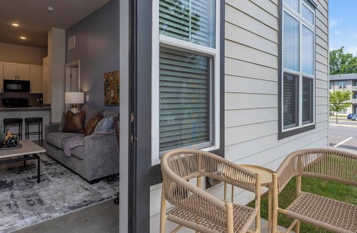 Charlotte Apartment | Landing | Modern 2BD, Gym, Clubhouse
