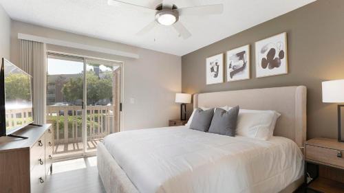 Longs Apartment | Landing Modern 2BD Gym