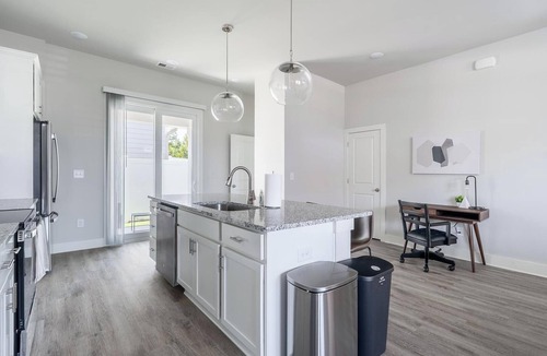 Longs Apartment | Landing | Modern 2BD, Gym