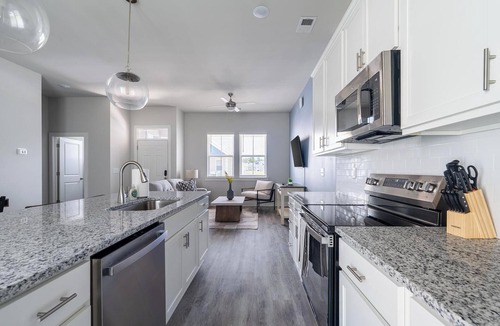 Longs Apartment | Landing | Modern 2BD, Gym