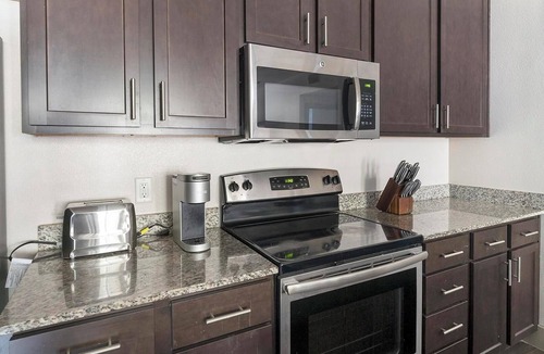 Spring Apartment | Landing | Modern 2BD, Pool, Clubhouse