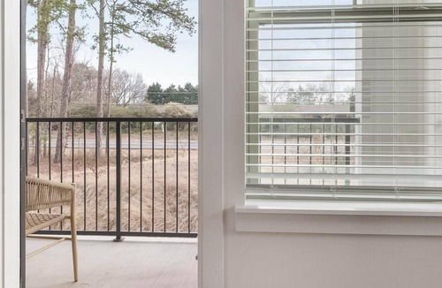 Huntersville Apartment | Landing | Modern 2BD, Gym