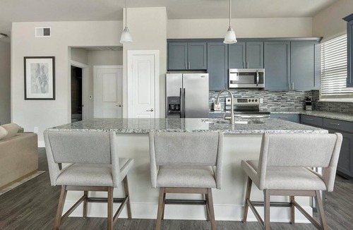 Nassau Bay Apartment | Landing | Modern 2BD, Yoga Studio, Gym