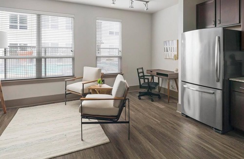 Washington Ave./ Memorial Park Apartment | Landing | Modern Studio, Clubhouse, Gym