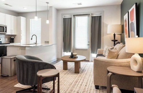 Charlotte Apartment | Landing | Modern Studio, Pool, Gym