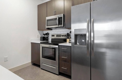Richmond Apartment | Landing | Spectacular 1BD, Gym, Clubhouse