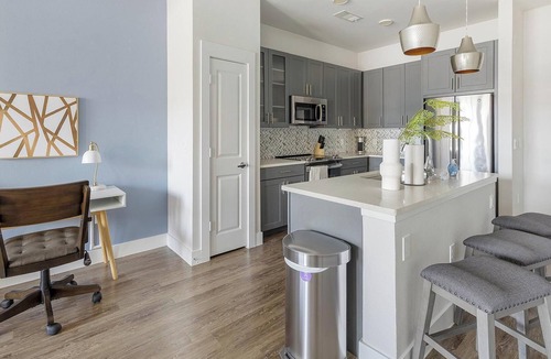 Old East Dallas Apartment | Landing | Spectacular 1BD, Gym, Clubhouse