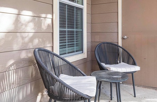 Barker Apartment | Landing | Spectacular 1BD, Clubhouse, Gym