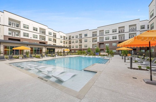 Addicks Apartment | Landing | Spectacular 2BD, Courtyard, Yoga Studio