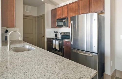 Washington Ave./ Memorial Park Apartment | Landing | Spectacular 2BD, Clubhouse, Gym