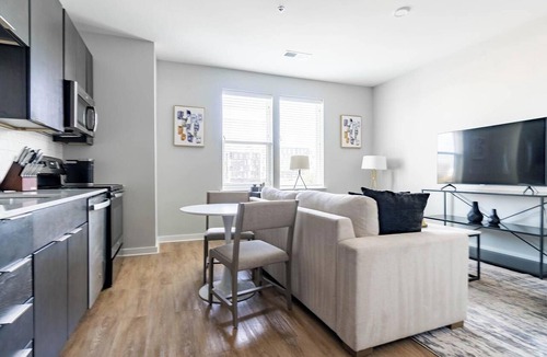Downtown Apartment | Landing | Spectacular Studio, Courtyard, Gym