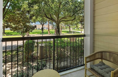 Nassau Bay Apartment | Landing | Spectacular 1BD, Yoga Studio, Pool