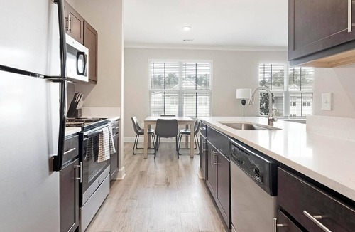 Summerville Apartment | Landing | Stunning 1BD, Gym, Yoga Studio