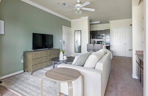 Richmond Apartment | Landing | Stunning 1BD, Clubhouse, Pool