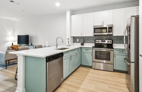 Eden Apartment | Landing | Stunning 1BD, Clubhouse, Gym